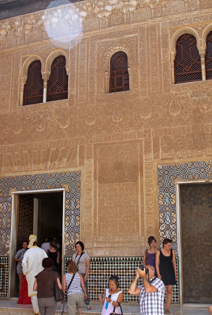 Nella with Façade of Comares Palace
