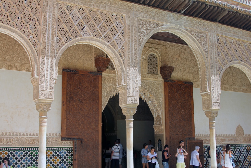 Façade and Portico, Hall of the Boat