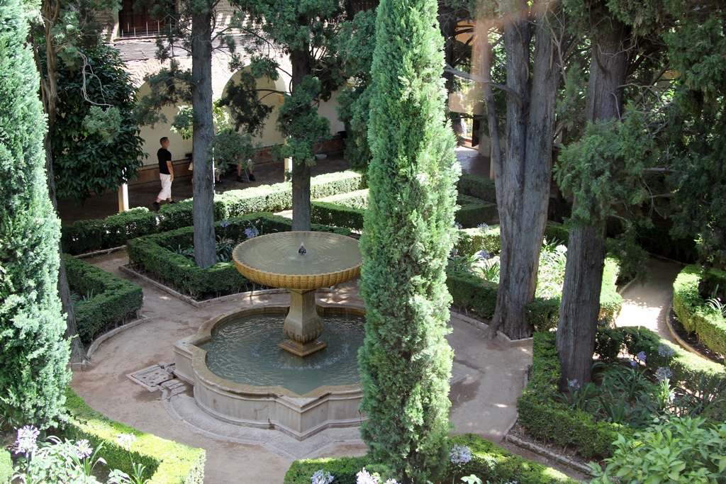 Courtyard of Lindaraja
