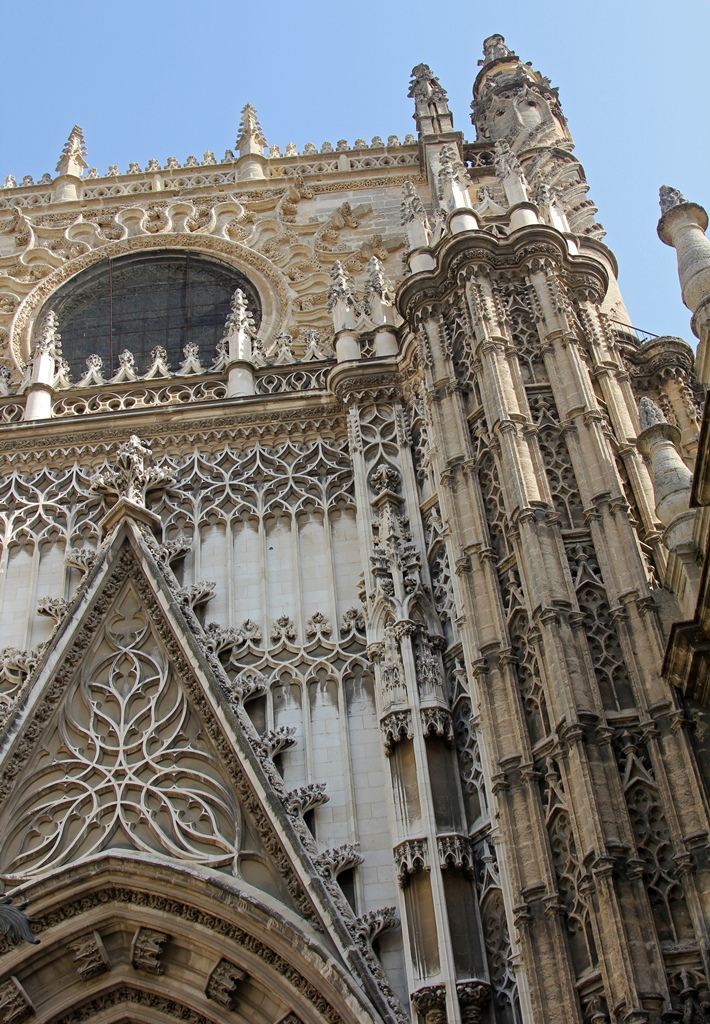 Above Portada del Príncipe